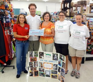 B&B Pet Stop, the Gulf Coast's largest independent pet store, GIVES BACK to Mobile in a variety of ways, such as the popular Round Up for Charity program.